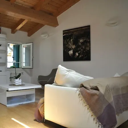 Casa Calle Pescheria *